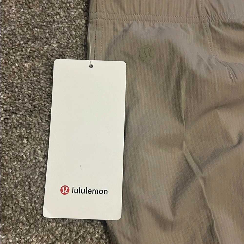 NWT Lululemon Dance Studio Slim-Fit HR Flared Pant in Sheer Oak - Picture 9 of 9